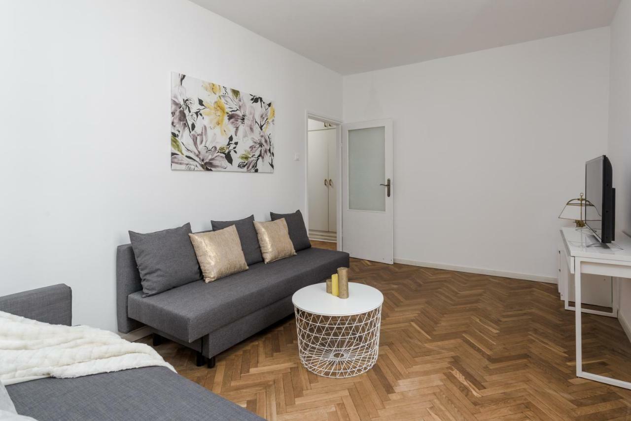 Chill Apartments Brzozowa Old Town Varşovia Exterior foto